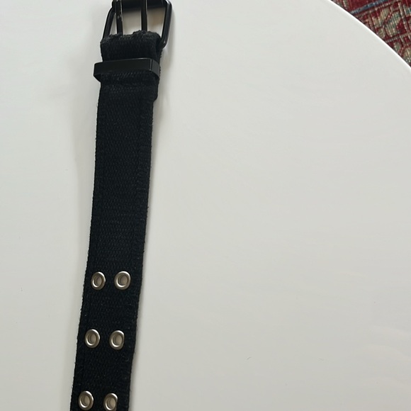 Iron Buckle Mens Belt - Stylish Black - Picture 3 of 4